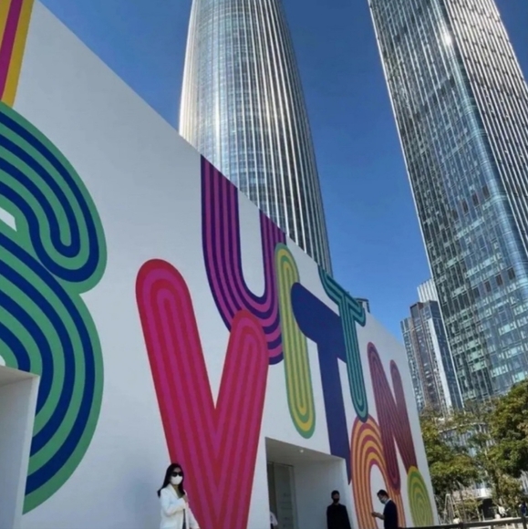 Louis Vuitton Canvas Tote Bag - Picture 7 of 7